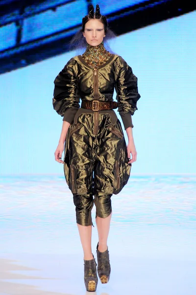 Look 14